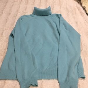 Light blue cashmere turtleneck